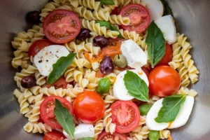 What is caprese pasta salad made of?